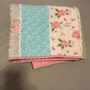 Levtex Home Vintage Garden Patchwork Coverlet Quilt Pastel Floral Shabby Cottage